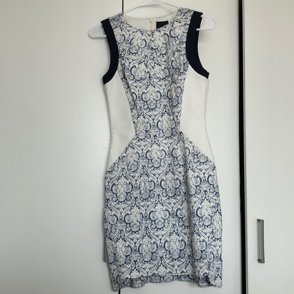 Elegant Spring/Summer Fitted Dress